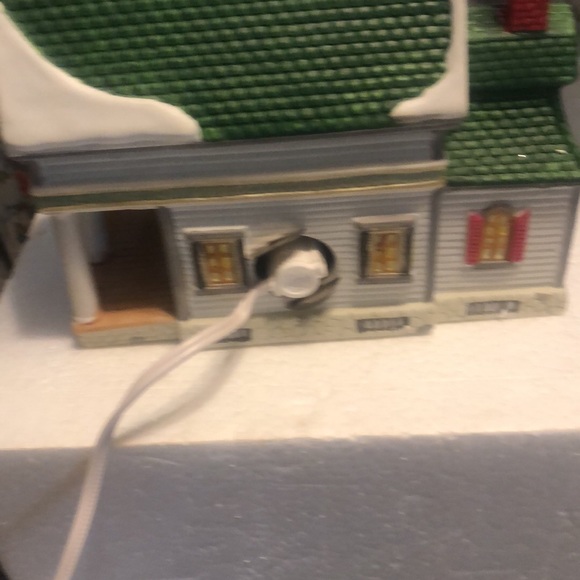 CHRISTMAS TIME selling part of my Christmas village - Picture 3 of 4